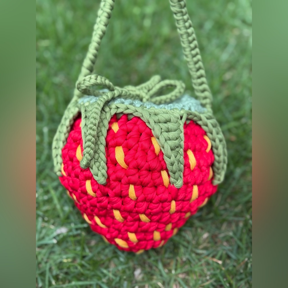 Crochet Strawberry Bag